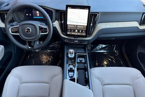 Crystal White Metallic 2026 Volvo XC60 B5 Plus