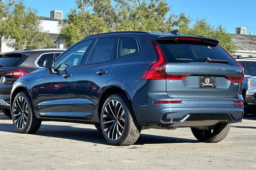 2026 Volvo XC60 B5 Ultra