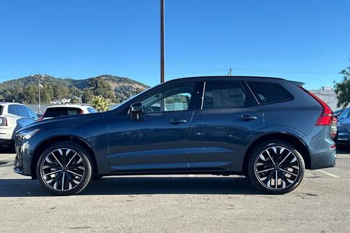 2026 Volvo XC60 B5 Ultra