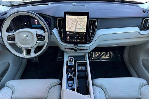 2026 Volvo XC60 B5 Ultra