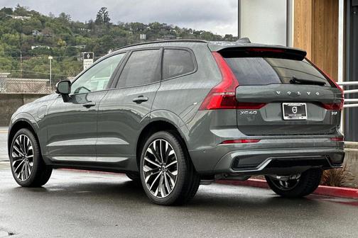 2026 Volvo XC60 Plug-In Hybrid Ultra, T8 AWD Electric/Gasoline, Dark