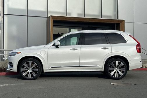 2023 Volvo XC90 Recharge Plug-In Hybrid T8 Ultimate Bright Theme 7-Seater