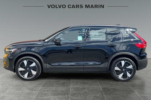 2025 Volvo EX40 Twin Motor Core
