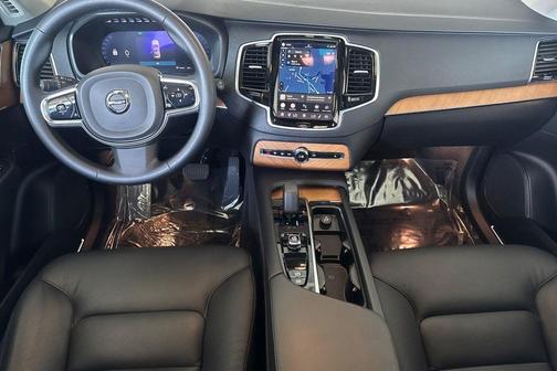 2024 Volvo XC90 B6 Plus Bright Theme 7-Seater