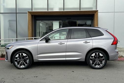 2026 Volvo XC60 B5 Plus