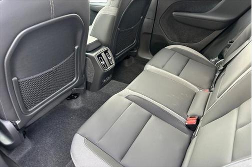 2025 Volvo EX40 Single Motor Extended Range Core