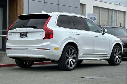 2023 Volvo XC90 Recharge Plug-In Hybrid T8 Ultimate Bright Theme 7-Seater