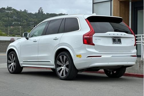 2023 Volvo XC90 Recharge Plug-In Hybrid T8 Ultimate Bright Theme 7-Seater
