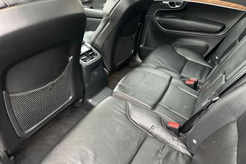 2023 Volvo XC90 Recharge Plug-In Hybrid T8 Plus Bright Theme 7-Seater