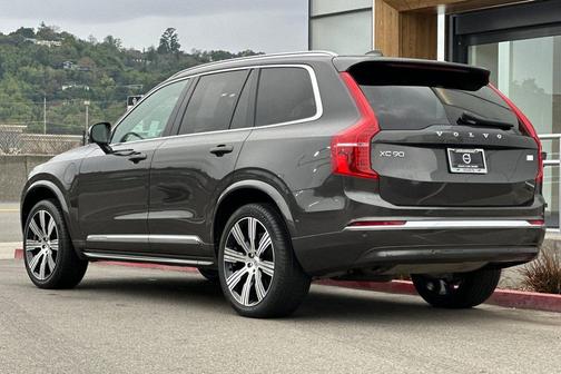 2023 Volvo XC90 Recharge Plug-In Hybrid T8 Plus Bright Theme 7-Seater