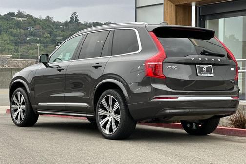 2023 Volvo XC90 Recharge Plug-In Hybrid T8 Plus Bright Theme 7-Seater