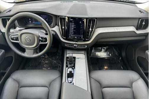 2025 Volvo XC60 Plug-In Hybrid T8 Plus