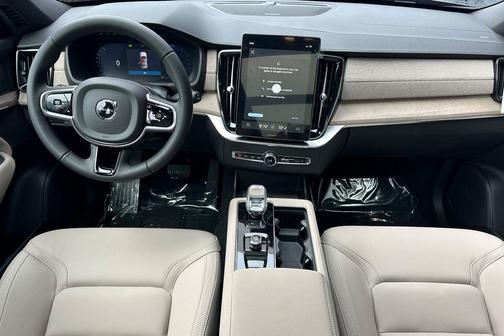 Col73900 2027 Volvo XC90 Plus