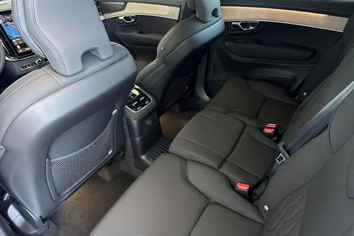 Onyx Black Metallic 2026 Volvo XC90 Plug-In Hybrid Plus, T8 AWD, Electric/Gasoline, Bright, 7 Seats
