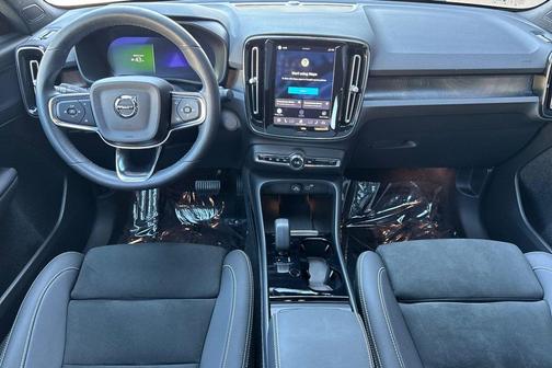 Crystal White Metallic 2023 Volvo C40 Recharge Pure Electric Twin Plus