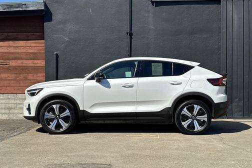 Crystal White Metallic 2023 Volvo C40 Recharge Pure Electric Twin Plus