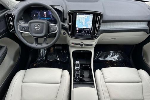 2026 Volvo XC40 B4 Plus