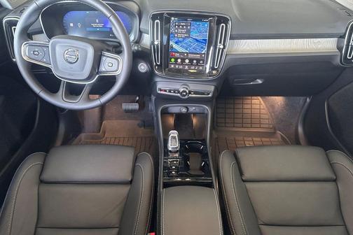 Forest Lake 2026 Volvo XC40 Ultra, B5 AWD Gas (mild hybrid), Dark