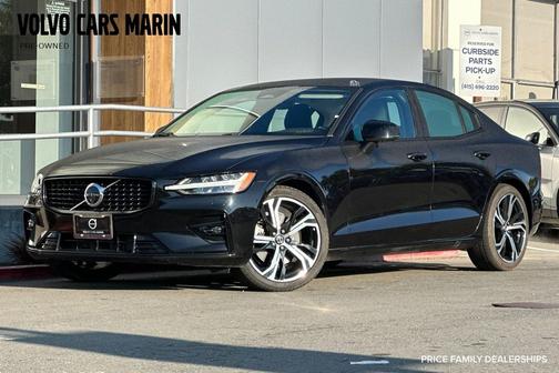 2024 Volvo S60 B5 Plus Dark Theme