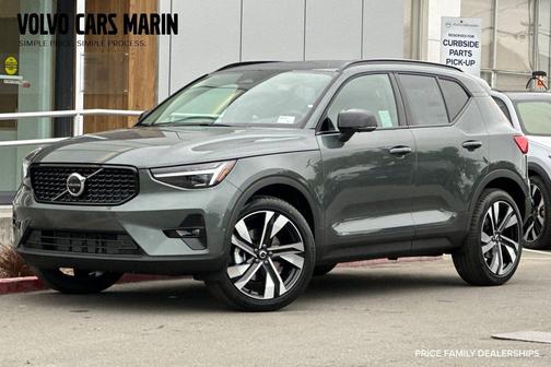 2026 Volvo XC40 Plus, B4 FWD Gas (mild hybrid), Dark