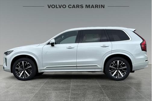 2025 Volvo XC90 B5 Core