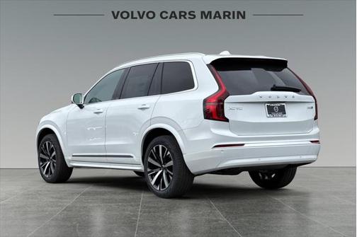 2025 Volvo XC90 B5 Core
