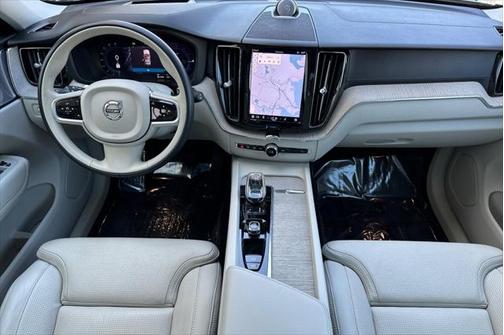 2022 Volvo XC60 Recharge Plug-In Hybrid T8 Inscription