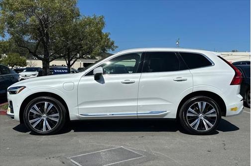 2022 Volvo XC60 Recharge Plug-In Hybrid T8 Inscription