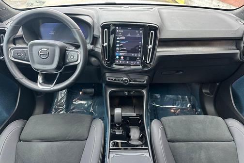 2025 Volvo EX40 Ultra, Twin Motor, Fully electric