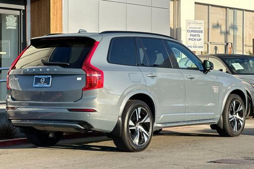 2022 Volvo XC90 Recharge Plug-In Hybrid T8 R-Design 7 Passenger