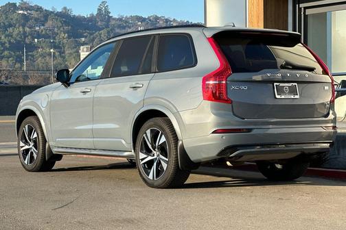 2022 Volvo XC90 Recharge Plug-In Hybrid T8 R-Design 7 Passenger
