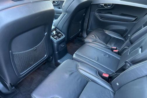 2022 Volvo XC90 Recharge Plug-In Hybrid T8 R-Design 7 Passenger