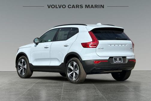 2026 Volvo XC40 B5 Plus