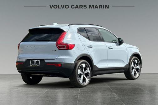 2026 Volvo XC40 B5 Plus