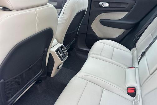 2026 Volvo XC40 B5 Plus