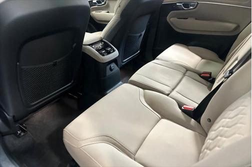 2025 Volvo XC90 Plug-In Hybrid T8 Plus 7-Seater