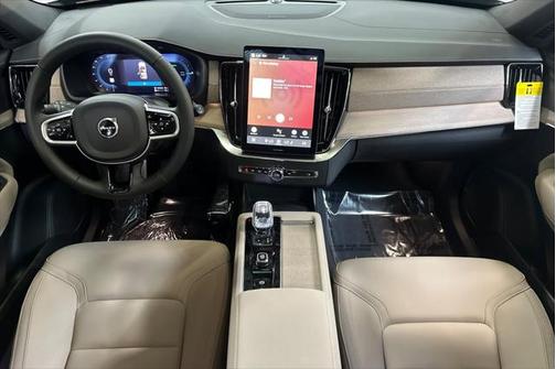 2025 Volvo XC90 Plug-In Hybrid T8 Plus 7-Seater