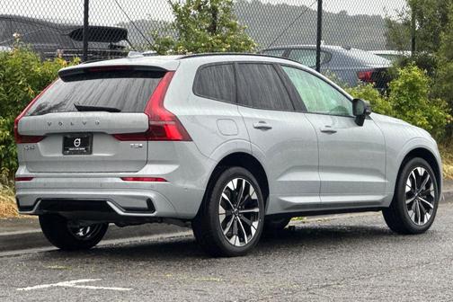 Vapour Grey Metallic 2026 Volvo XC60 Plug-In Hybrid Plus, T8 AWD Electric/Gasoline, Dark