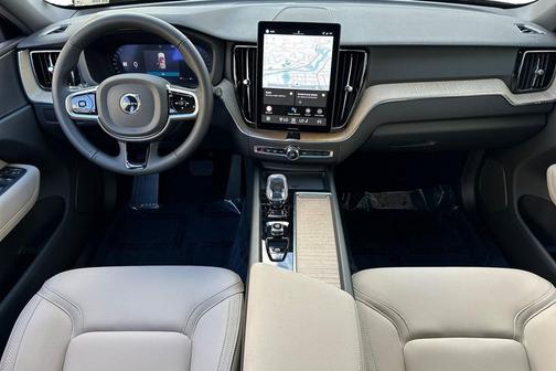 2026 Volvo XC60 B5 Plus
