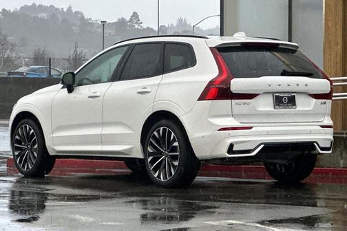 2026 Volvo XC60 B5 Ultra