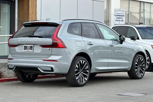 2026 Volvo XC60 B5 Ultra