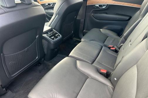 2025 Volvo XC90 B6 Plus 7-Seater