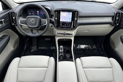 2026 Volvo XC40 B5 Ultra