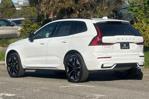2026 Volvo XC60 B5 Plus