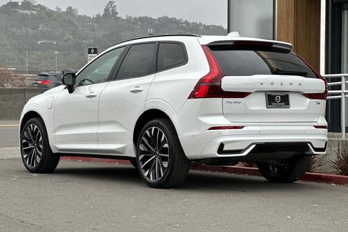 2026 Volvo XC60 Plug-In Hybrid Ultra, T8 AWD Electric/Gasoline, Dark