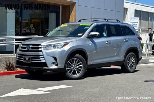 Celestial Silver Metallic 2019 Toyota Highlander Hybrid XLE