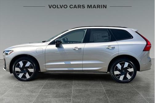 2025 Volvo XC60 Plug-In Hybrid T8 Plus