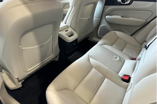 2025 Volvo XC60 Plug-In Hybrid T8 Plus