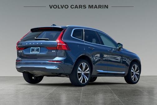 2022 Volvo XC60 B5 Inscription