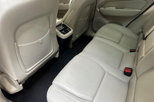 2022 Volvo XC60 B5 Inscription